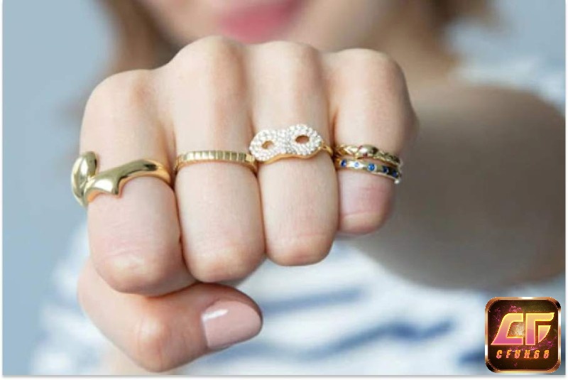 Mơ thấy nhẫn vàng đánh đề con gì - Giải mã để nắm được tương lai